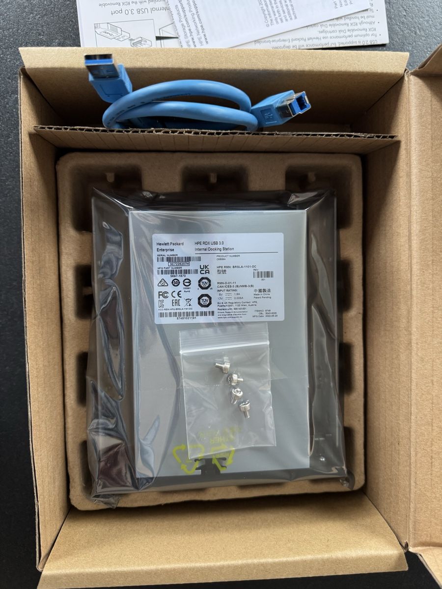 Hewlett Packard Docking station: HP HPE RDX USB 3.0 Internal Docking Station originalverpackt – Nuovo e nell'imballaggio originale da Berneck venduto da Koenner.J 5