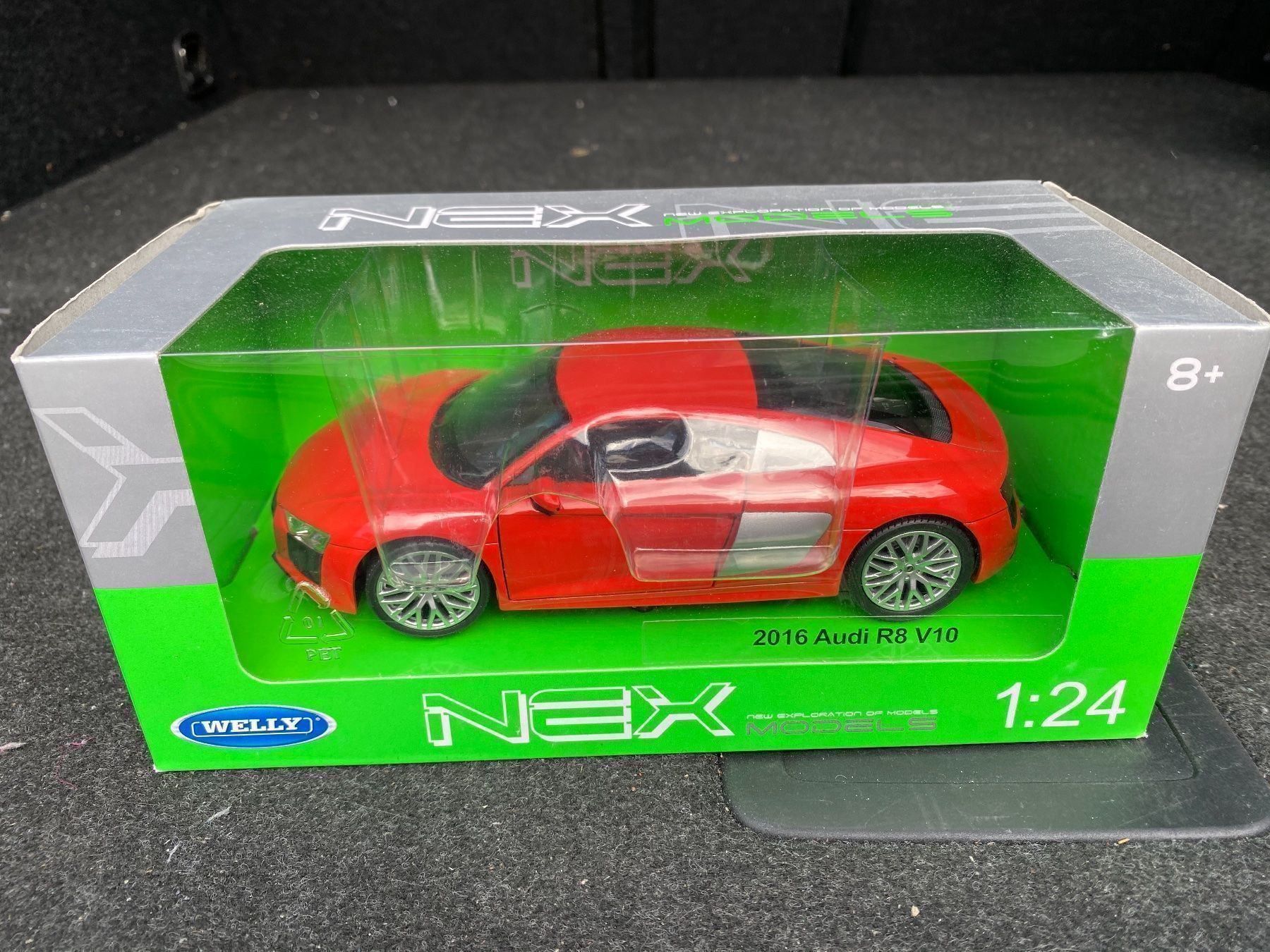 Audi Modellini d'auto: Audi R8 V10 2016 Welly 1:24 Modellauto – Nuovo e nell'imballaggio originale da Zürich venduto da dennisbooker2001