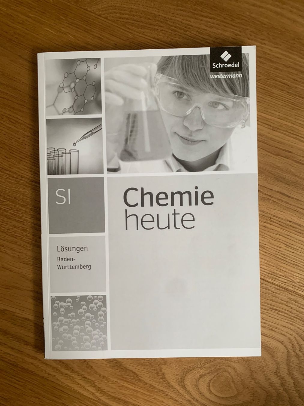 Libri: Chemie heute - Lösungen – Nuovo (secondo la descrizione) da Binningen venduto da lea_5mf8