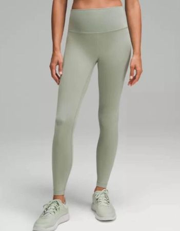 Lululemon Leggings Sage Green size 6 25’’