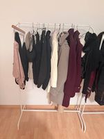 robuster Kleiderständer aus Metall