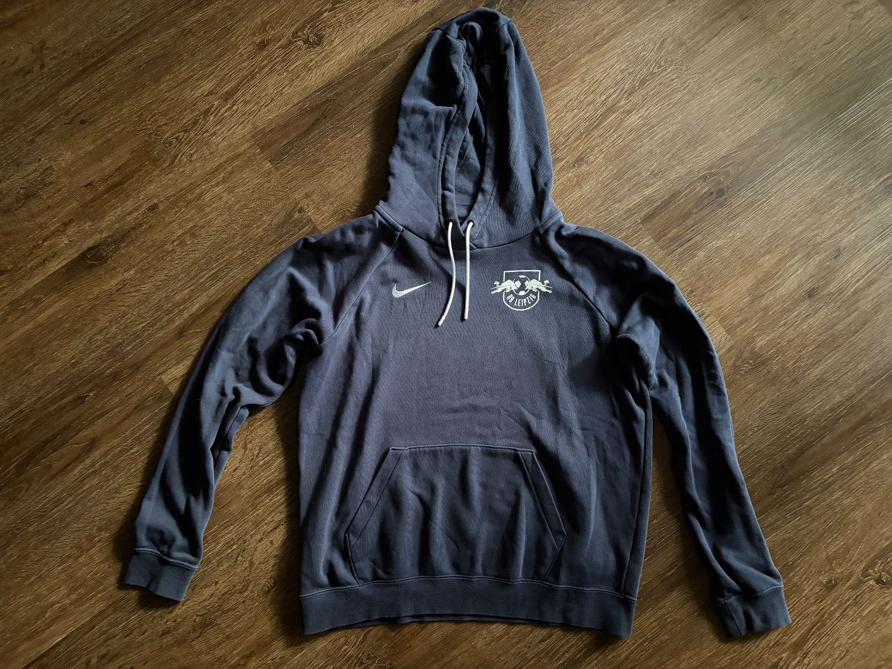 Nike Maglioni & Felpe: Red Bull Leipzig Hoodie Gr. M – Usato da Muttenz venduto da bargain_hunter