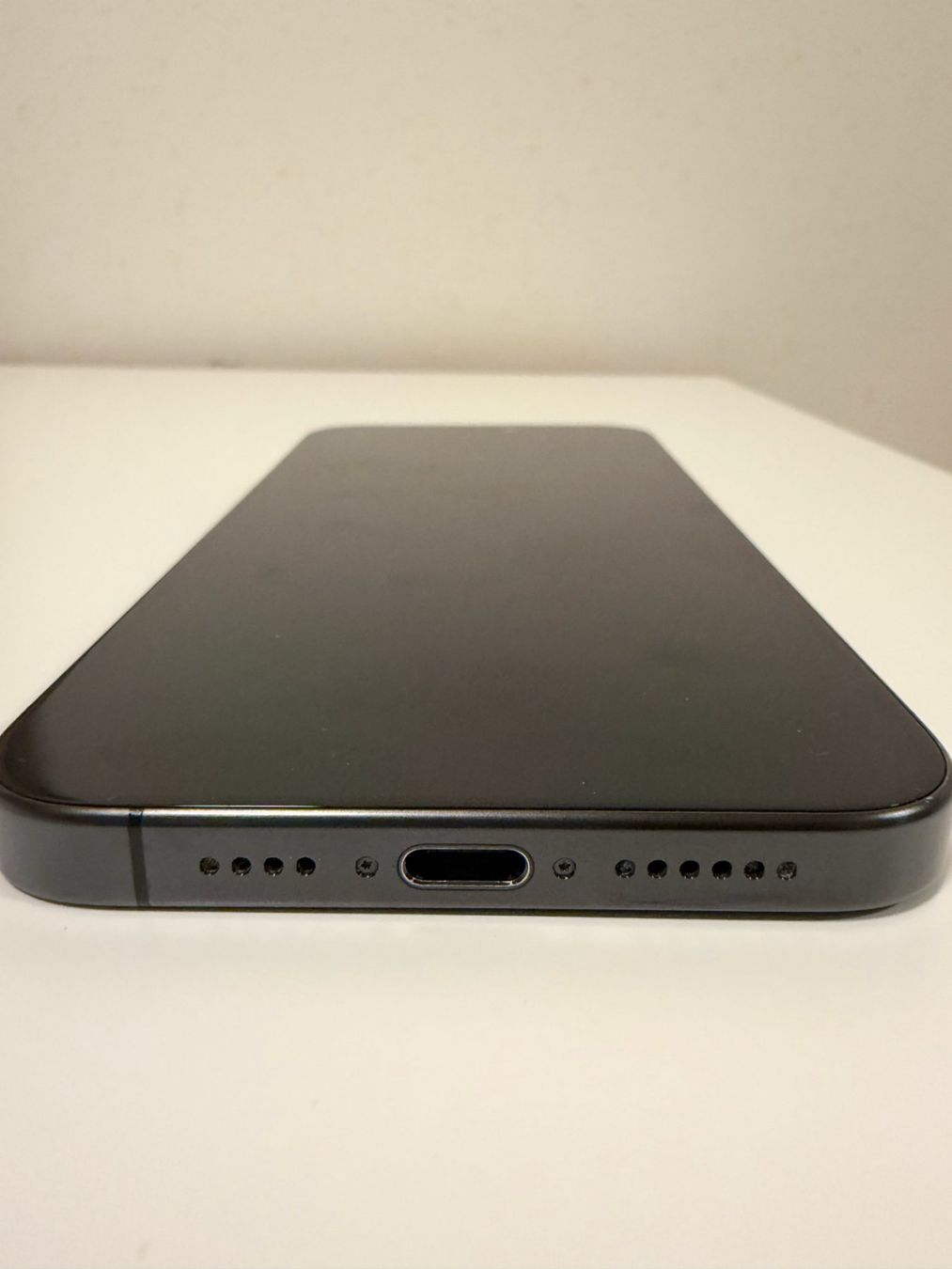 Apple Telefoni cellulari / Smartphones: iPhone 15 Pro Max 256 GB Titane Noir – Usato da Bonvillars venduto da sachakv 4