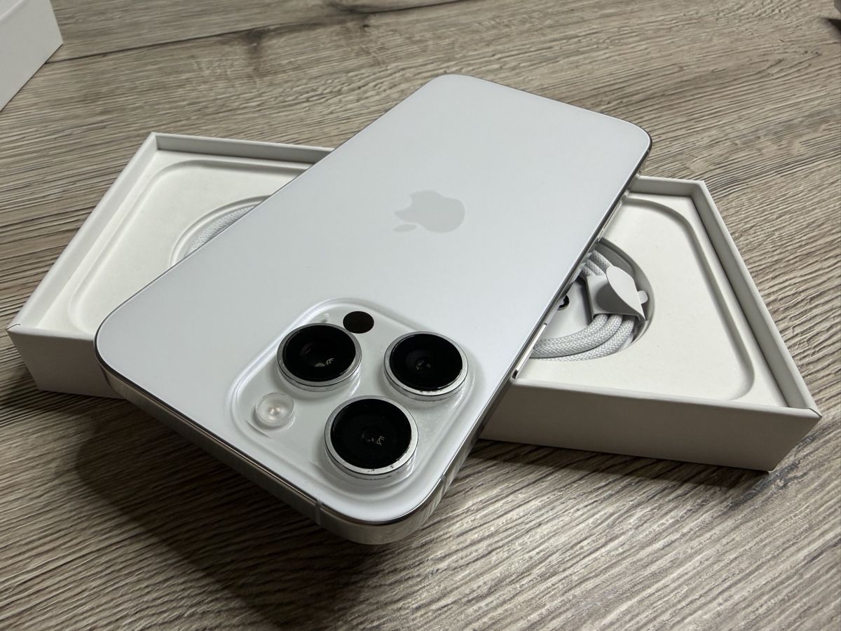 Apple Telefoni cellulari / Smartphones: iPhone 16 Pro Max 256GB White Titanium – Usato da Benglen venduto da bmwgt 4
