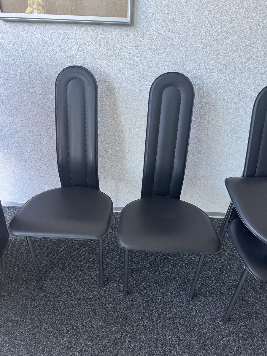 Sedie: Schwarze Stühle mit Metallgestell – Usato da Liebefeld venduto da dia_8mlc