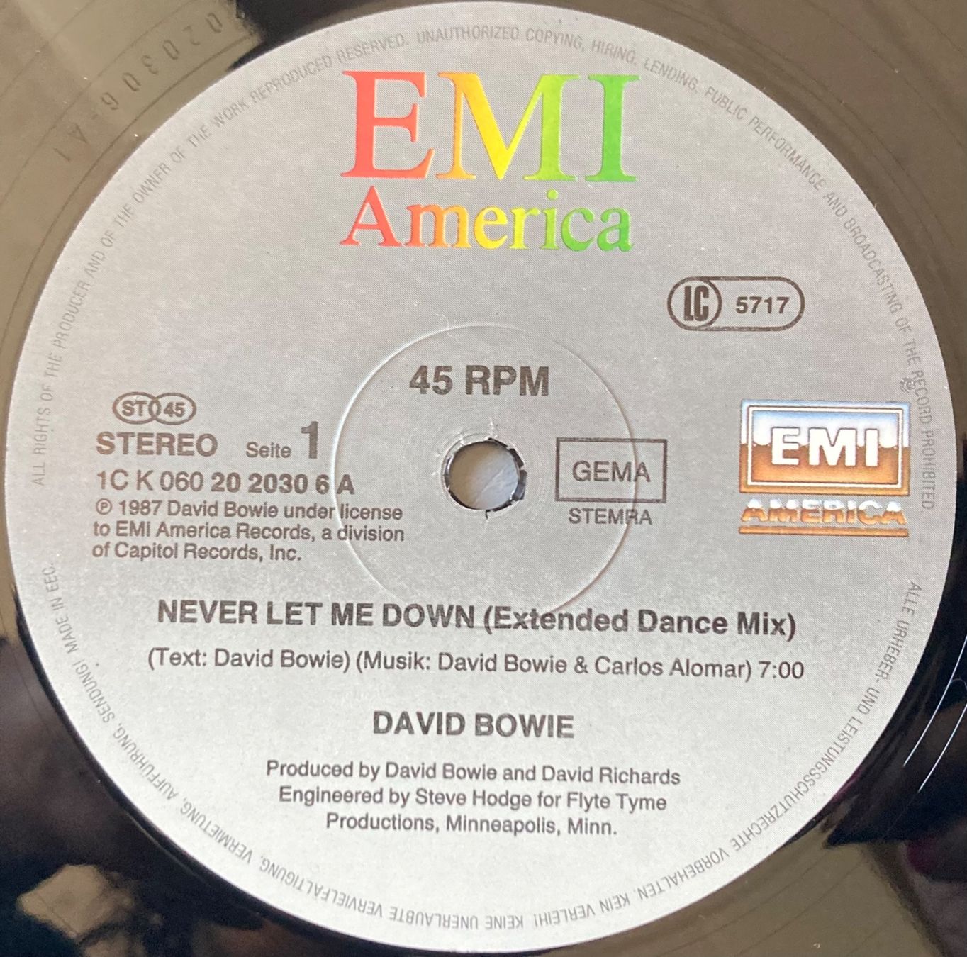 Schallplatten: DAVID BOWIE - NEVER LET ME DOWN – Gebraucht aus Poliez-Pittet von  2