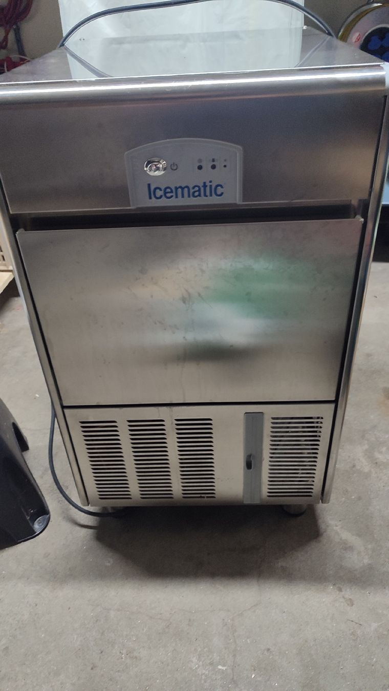 Küchengeräte: Eismaschine Icematic E35 gebraucht. – Gebraucht aus Laufen von ale_m29m