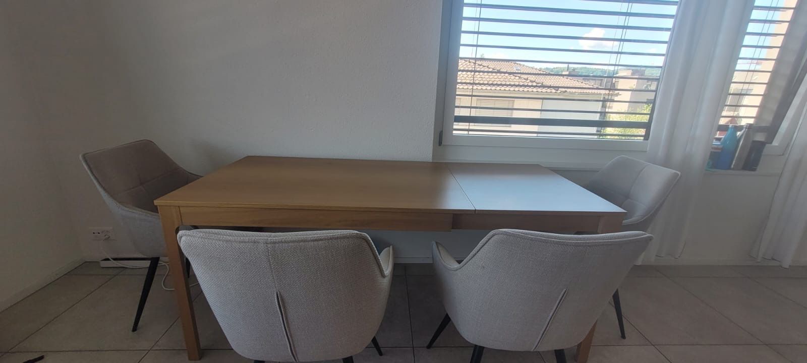 Ikea Tavoli: Extendable Dining Table with 4 Set Chairs – Usato da Dübendorf venduto da kor_vl99 5
