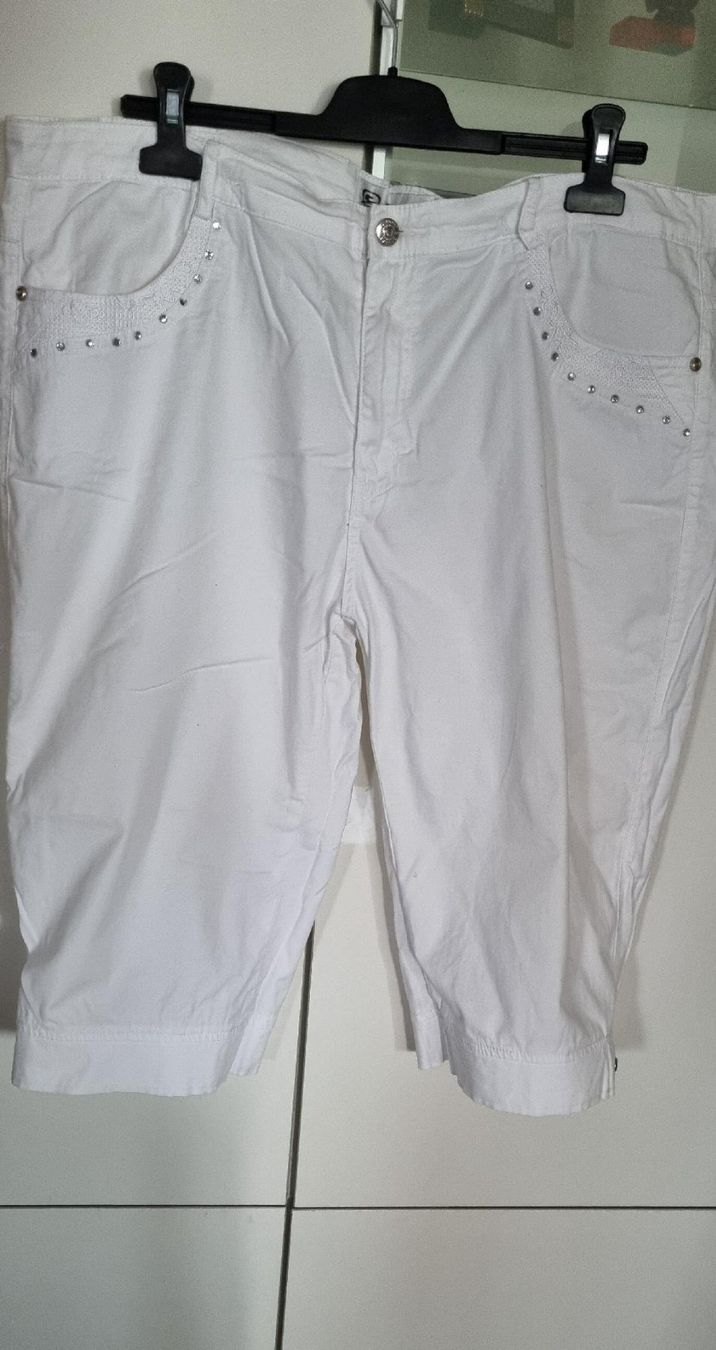 Pantaloni: Bermuda CONOS T 54 – Usato da Tolochenaz venduto da nieeva