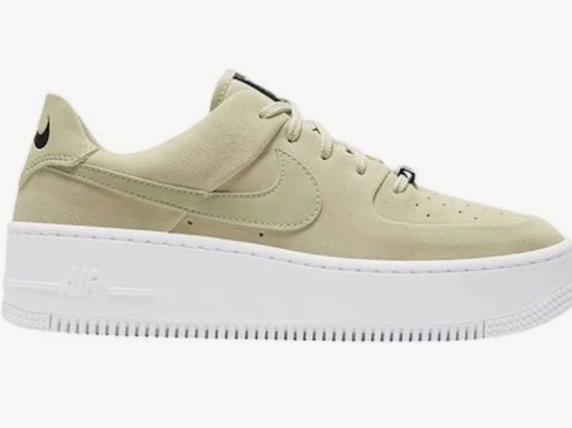Nike Damenschuhe: Nike Air Force 1 Low Sage - Olive – Neu (gemäss Beschreibung) aus Genève von lei_p98q