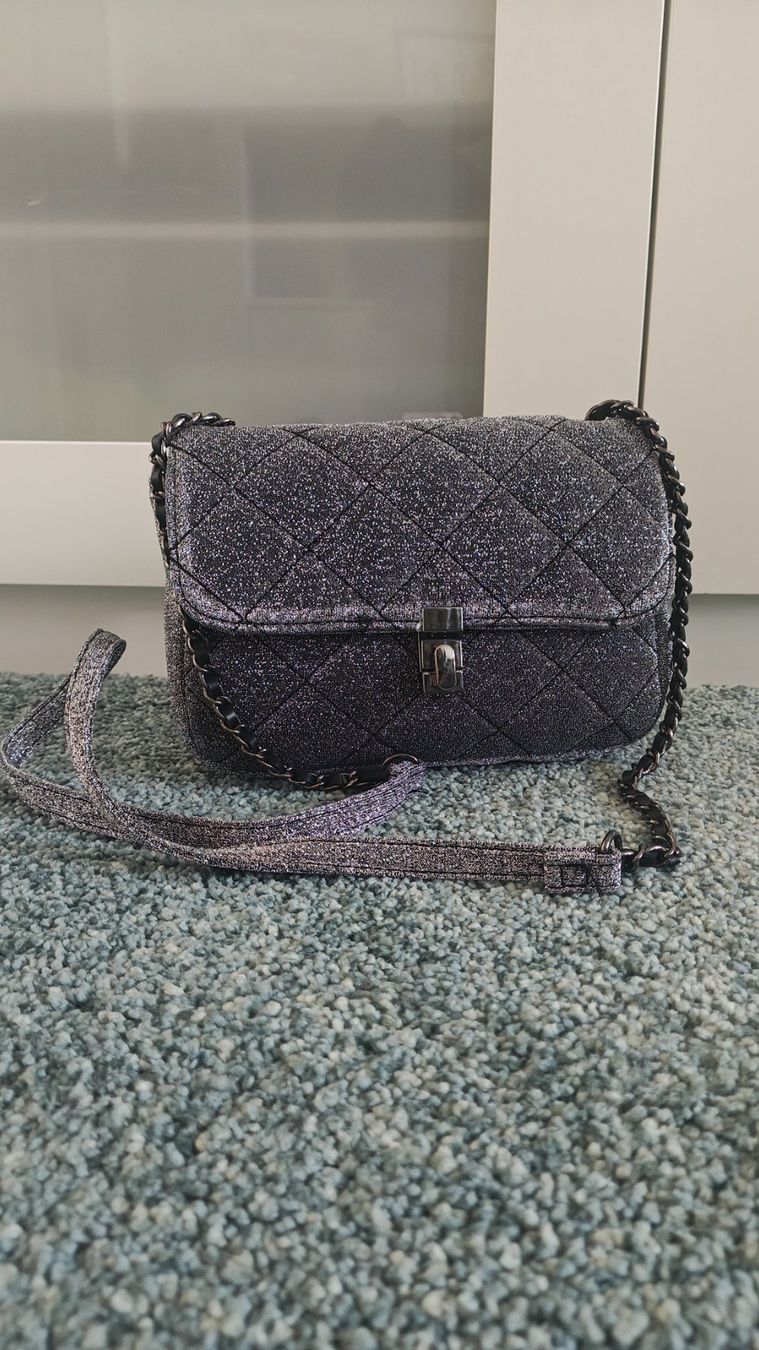 Mango Borse da donna: silberne Abendtasche – Nuovo (secondo la descrizione) da Thalwil venduto da hri_s2bq