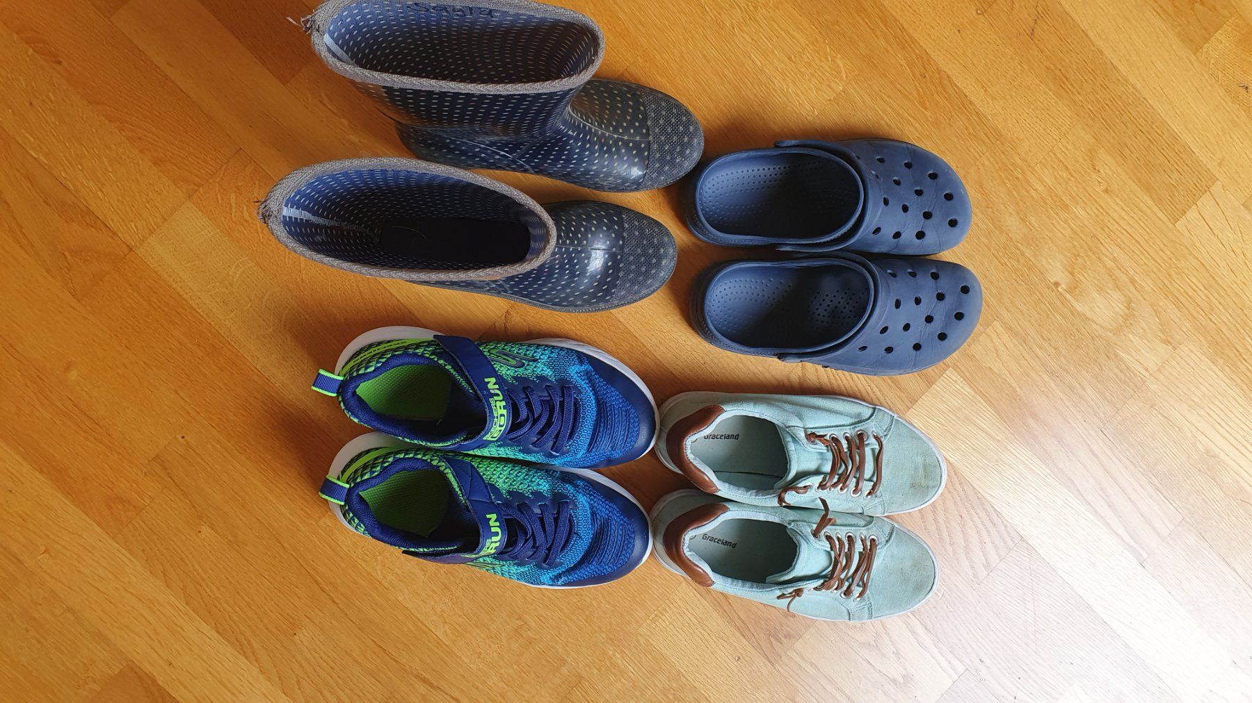 Schuhe für Jungen: Schuhset Grössen 35-37 OHNE STIEFEL – Gebraucht aus Niederwangen b. Bern von thurncaro