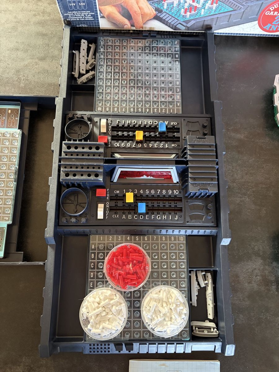 Giochi: 2 versions du Jeu Touche-Coulé Computer MB – Usato da Vallamand venduto da Bricbracbroc82 2
