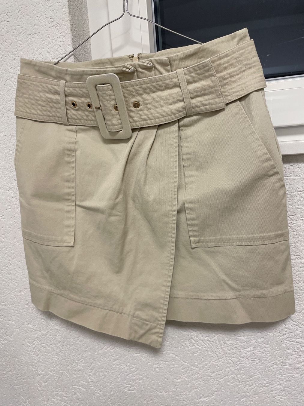 Morgan Gonne: Jupe Morgan taille 40 beige avec ceinture – Nuovo (secondo la descrizione) da Yverdon-les-Bains venduto da mar_hg5t
