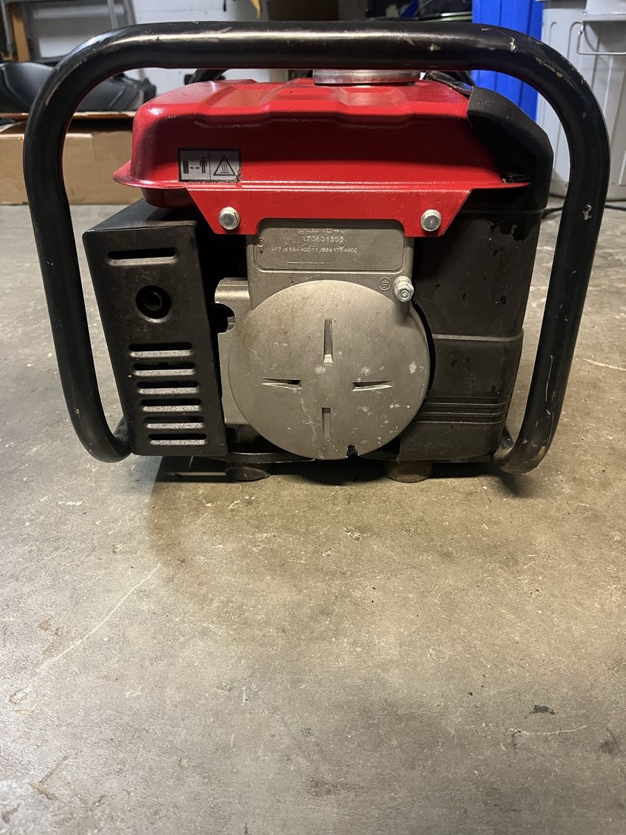 Einhell Générateurs de courant: Einhell Stromgenerator defekt – Défectueux à Basel par ant_7lph 3