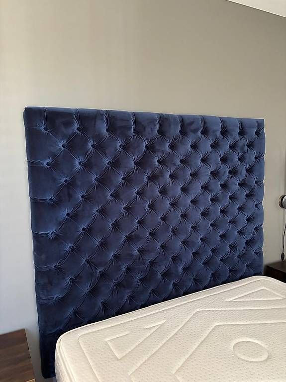 Letti: Blue velvet headboard – Usato da Zürich venduto da mar_lz8m