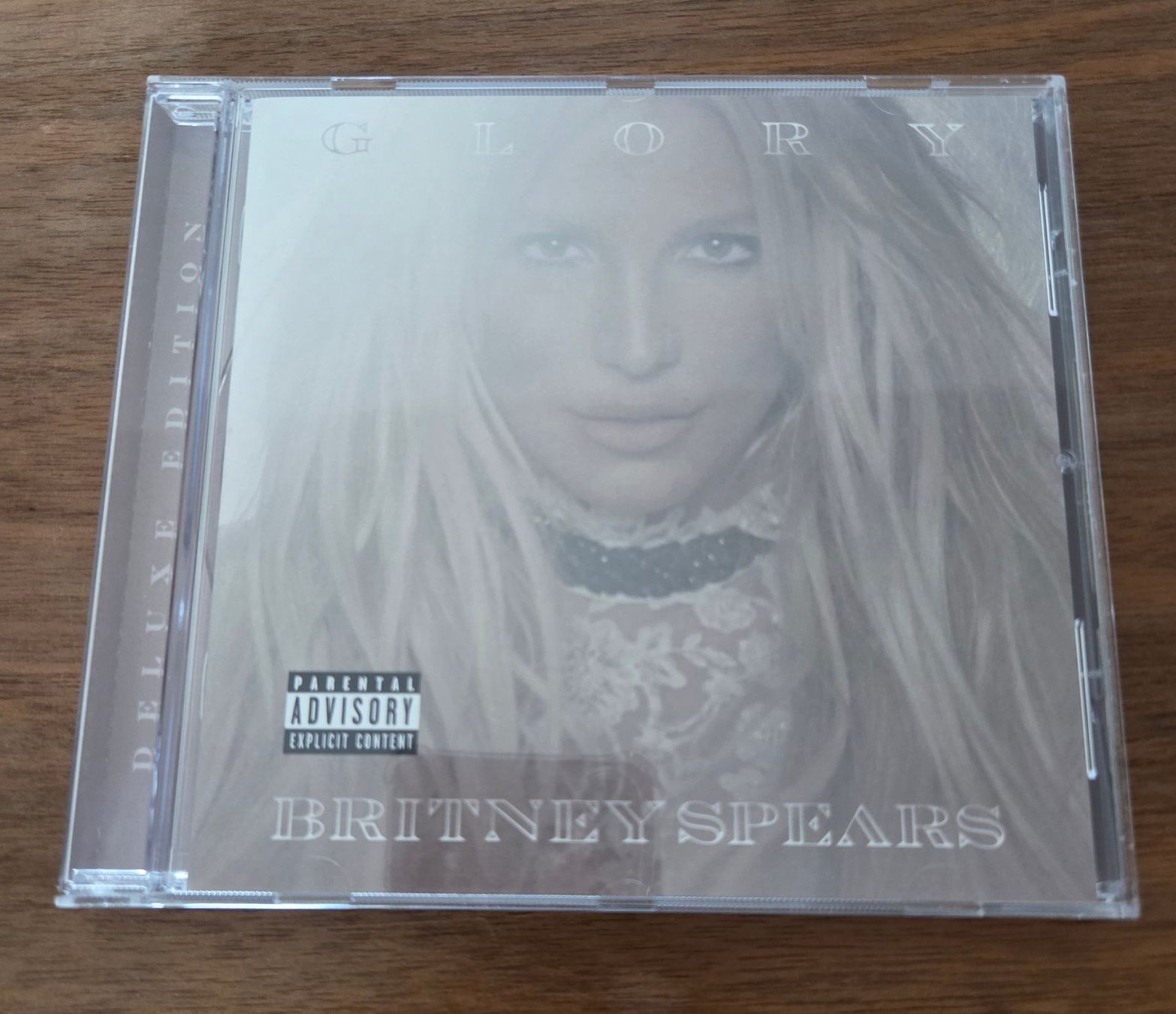 CD: Britney Spears - Glory - CD - Deluxe Edition Bonus Songs – Nuovo (secondo la descrizione) da Olten venduto da clayrout