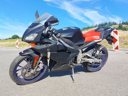 Aprilia RS 50 jg 2006 zwei Tackt Rennmschiene  ab 1 Fr .-