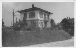 Schweiz Haus an elektrifizierter Bahnlinie