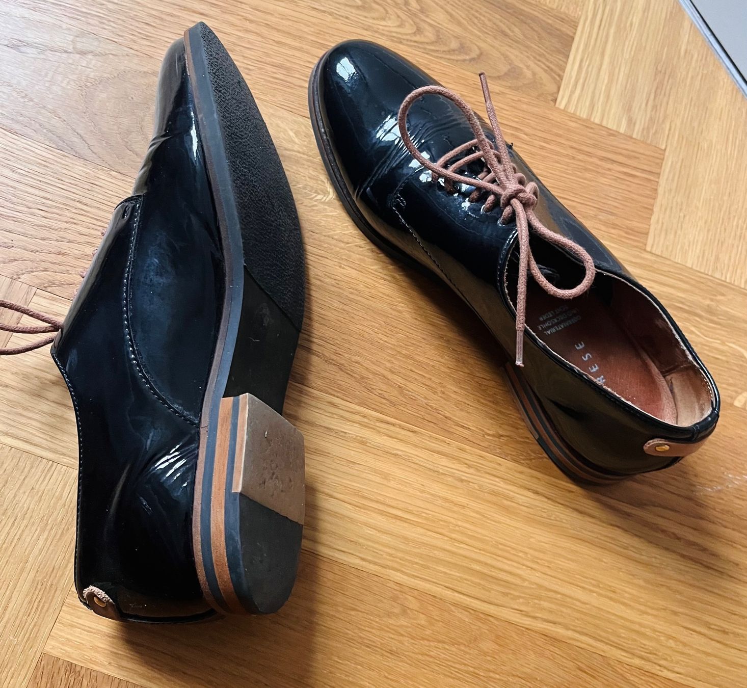 Scarpe da donna: Lackschuhe, Gr. 38 – Usato da Basel venduto da oli_hpw7 1