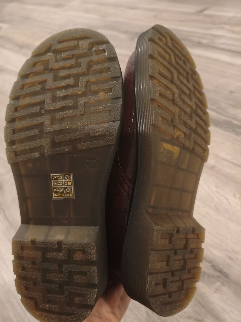 Scarpe da donna: scarpe in plastica numero 36 – Nuovo (secondo la descrizione) da Bioggio venduto da OresteIronix 1