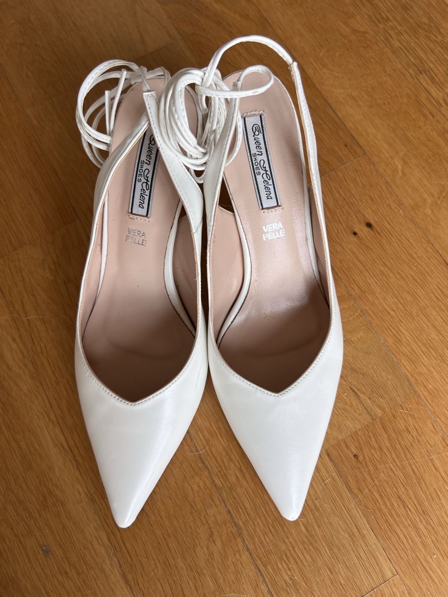 Scarpe da donna: White Leather Heels, Size 37, worn once – Usato da Goldau venduto da Kseniya123