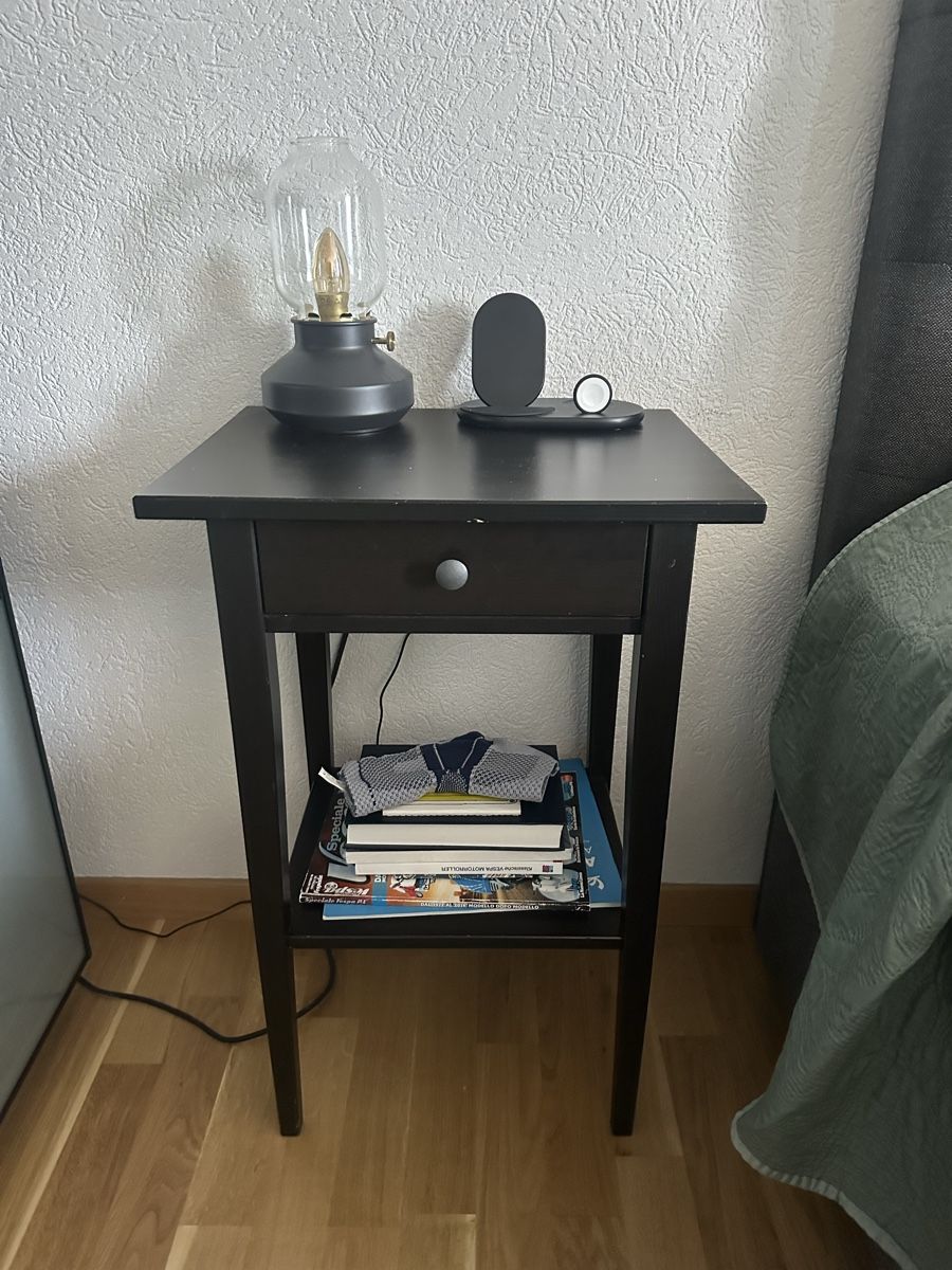 Ikea Comodini: Schwarzer Nachttisch aus Holz – Usato da St. Gallen venduto da adr_l9jg 1