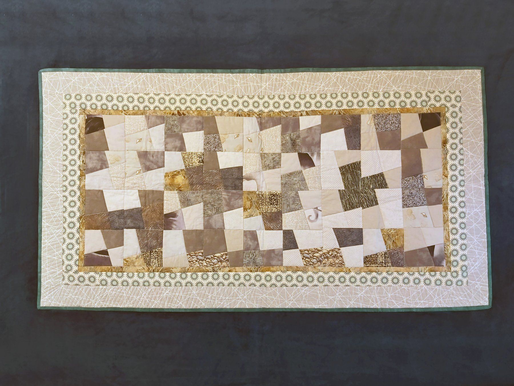 Toutes les décorations: Patchwork Quilt "Auf der Suche nach dem Elefanten" 131x70 cm – Neuf (Voir description) à Wetzikon ZH par Meltingpot29