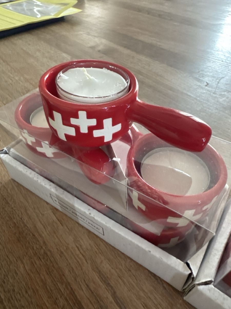 Bougeoirs: Teelichthalter mit Schweizer Kreuz rot 10 stk. – Neuf avec emballage d'origine à Spiez par chri-ga 2