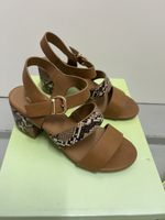 Sommerliche Sandalen mit Schlangenmuster-Absatz Gr. 36