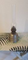 Antike Petroleumlampe mit Glas, Zinnkrug, Rarität