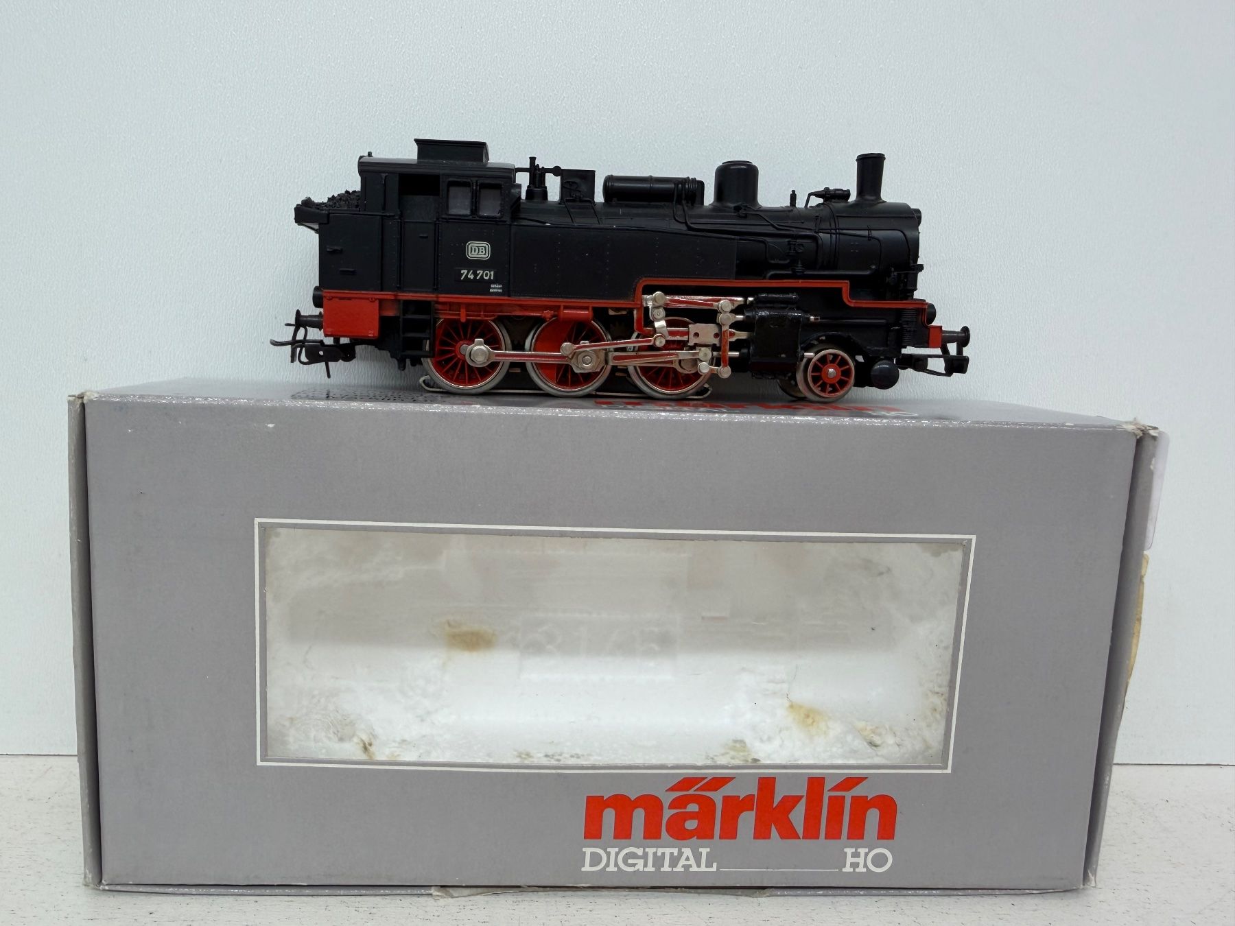Märklin Modellini di ferrovie: 3095 Tenderlokomotive BR 74 der DB – Usato da Büsserach venduto da ModellbahnDepot