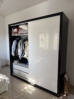 Schrank mit Schiebetüren Schwarz/Weiss gebraucht