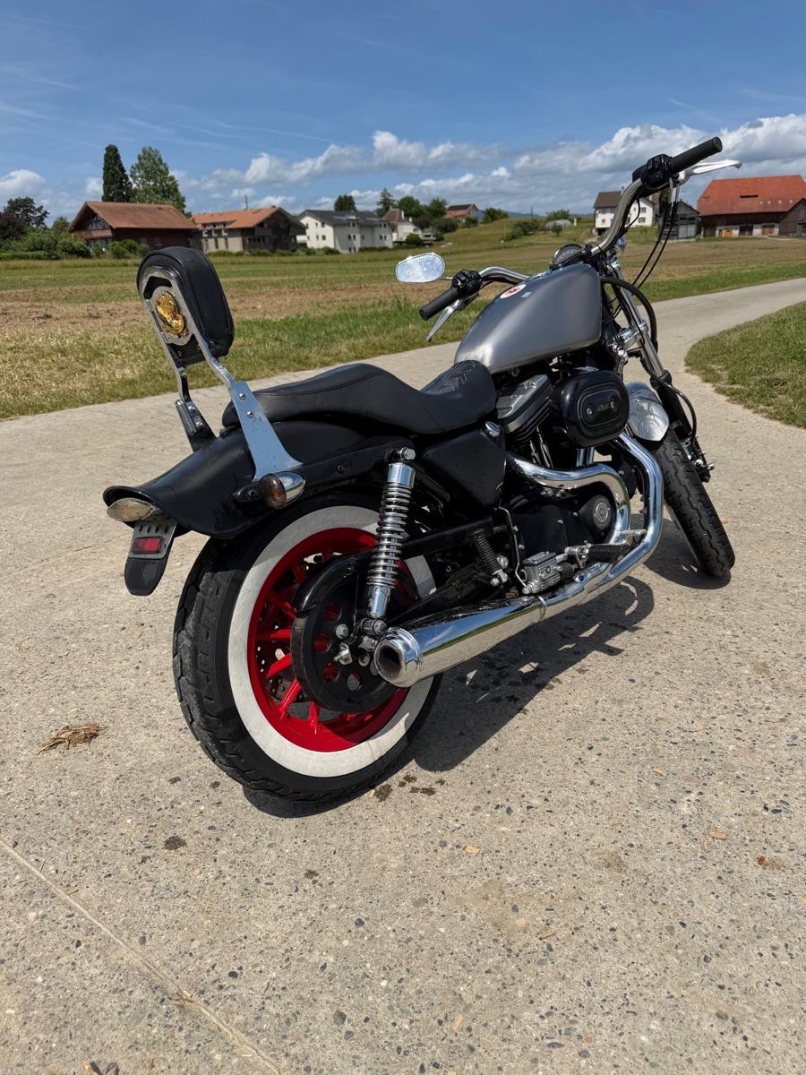 Harley-Davidson Strasse: Harley Davidson  – Gebraucht aus Rueyres-les-Prés von osm_6ncr 4