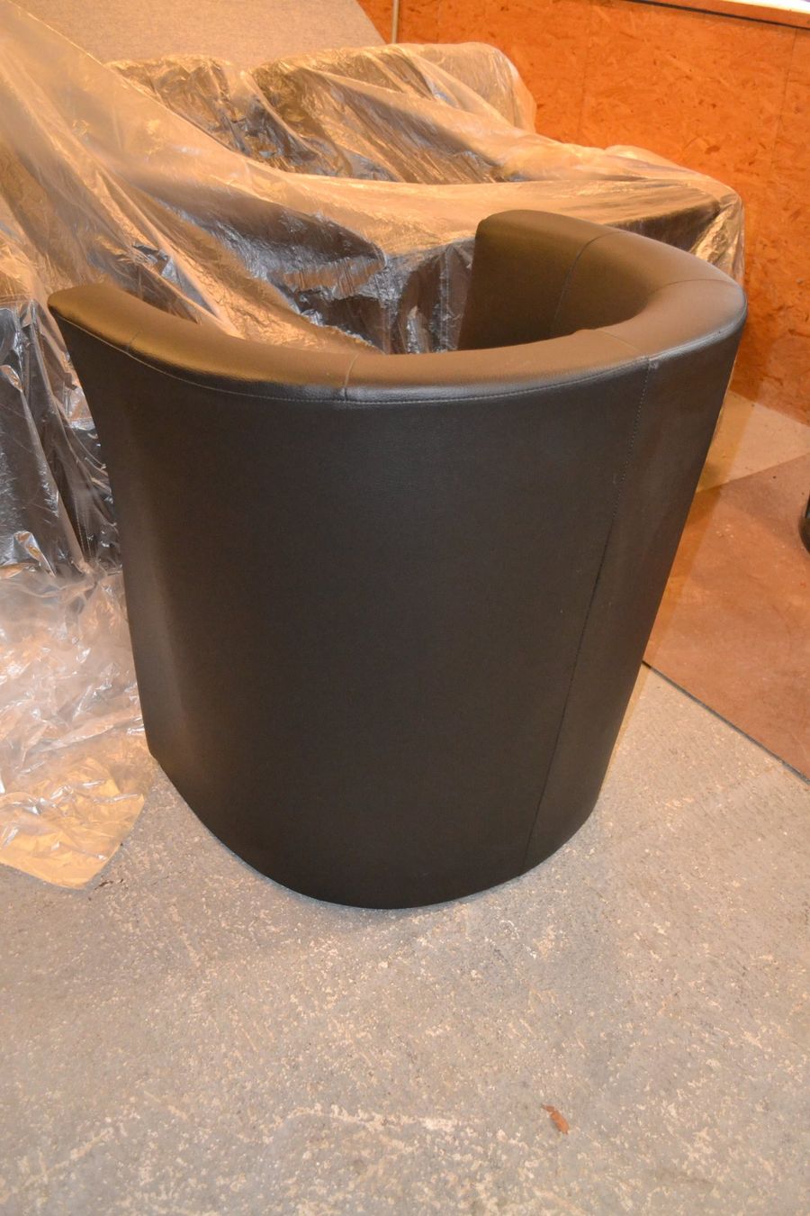 Poltrone: Schwarzer Kunstleder-Sessel – Usato da Ebnat-Kappel venduto da Selun34 2