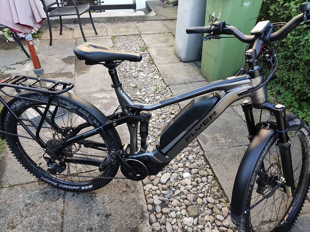 Velos: Gut erhaltenes E-Bike Flyer – Gebraucht aus Zürich von Lolipoper