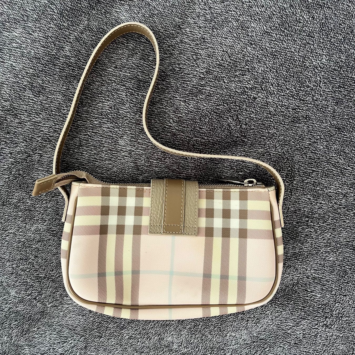 Burberry Taschen für Damen: Burberry Nova Check Shoulder Bag – Gebraucht aus Zug von saskia-chiara 2