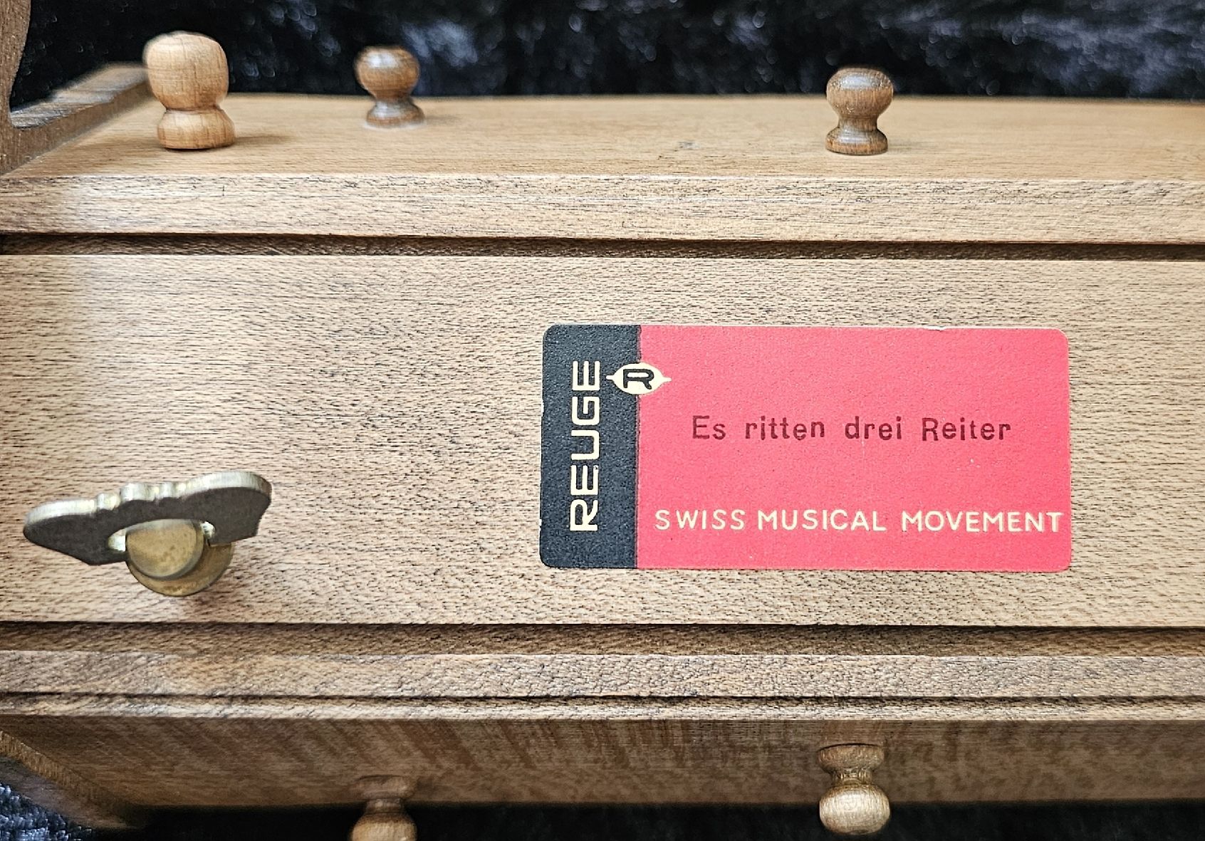 Reuge Spieldosen: Reuge, Holzwiege mit Spieluhr, Einzigartig, – Gebraucht aus Wangen b. Olten von ErikaK06 8