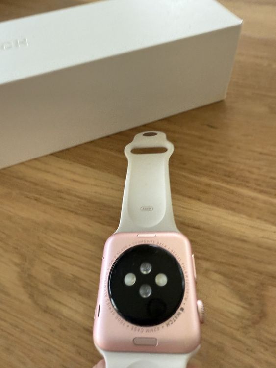 Apple Smartwatch: Apple Watch 42 mm Serie 1 – D'occasion à Selzach par TiffanysSO 5