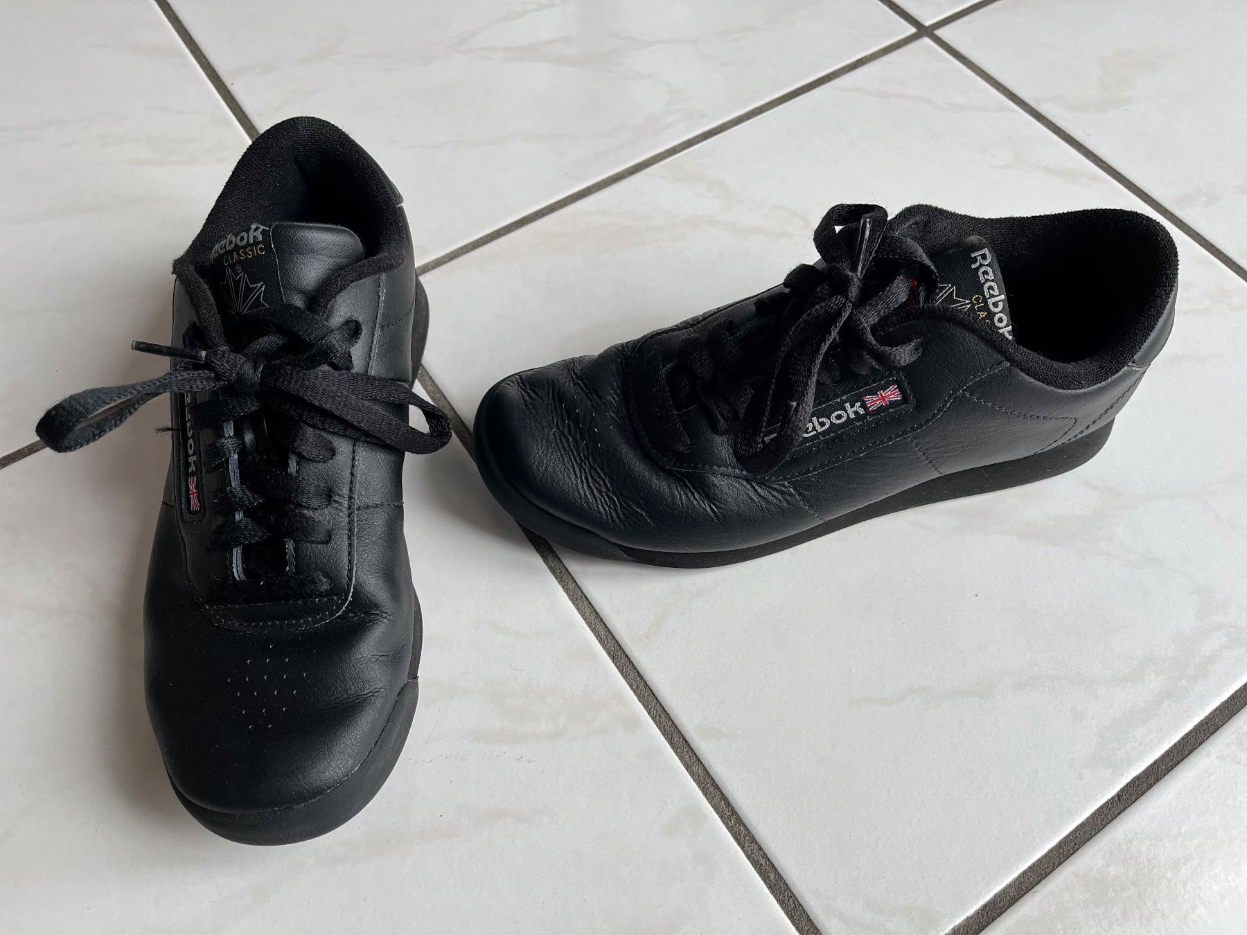Reebok Scarpe da donna: Baskets Reebok Classic Princess pointure 37,5 – Usato da Montalchez venduto da Azurea79