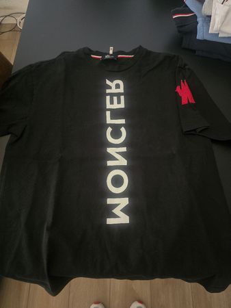 Moncler Herren T-Shirts Grösse M in gutem Zustand