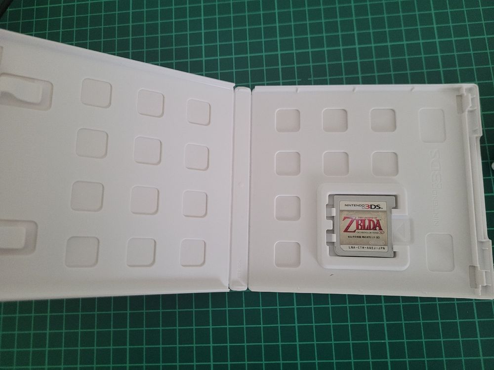 Nintendo 3DS Zelda Ocarina of Time & Majoras Mask (Gebraucht) in Meyrin ...