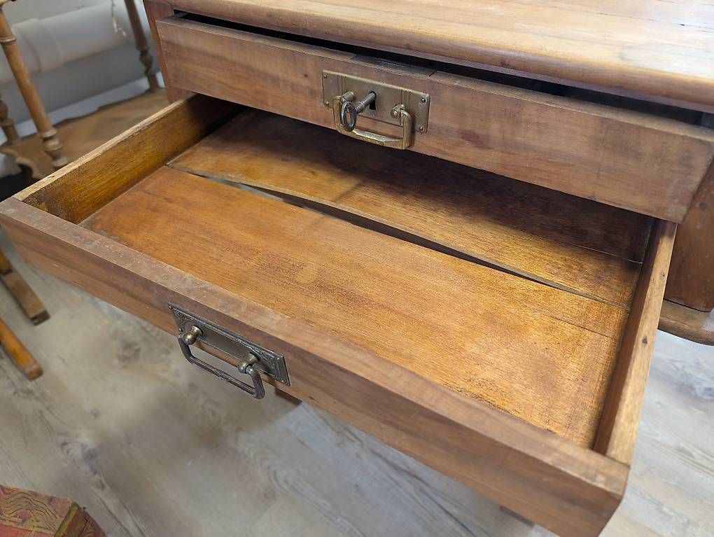 Comodini: Table d'appoint, de chevet, ancienne – Usato da Sorens venduto da jd.silva 2