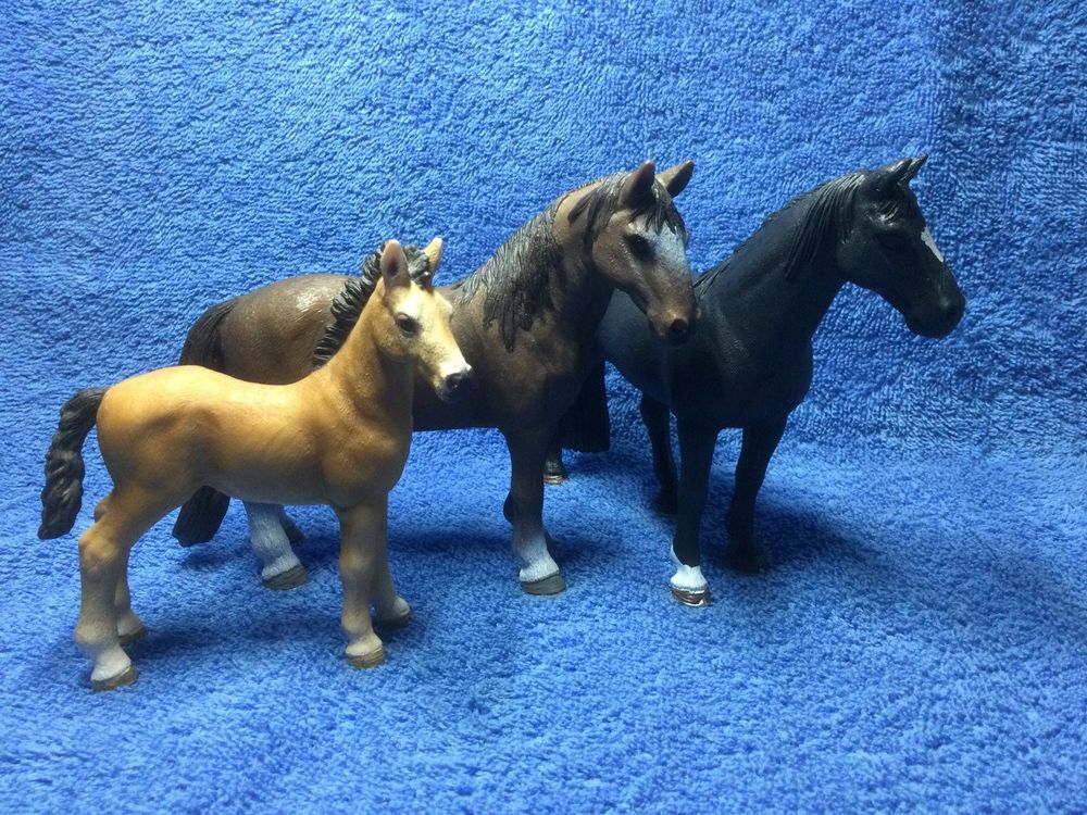 SCHLEICH Tennessee Walker Stute – Handbemalt, Für Spielsammler Und Pferdeliebhaber