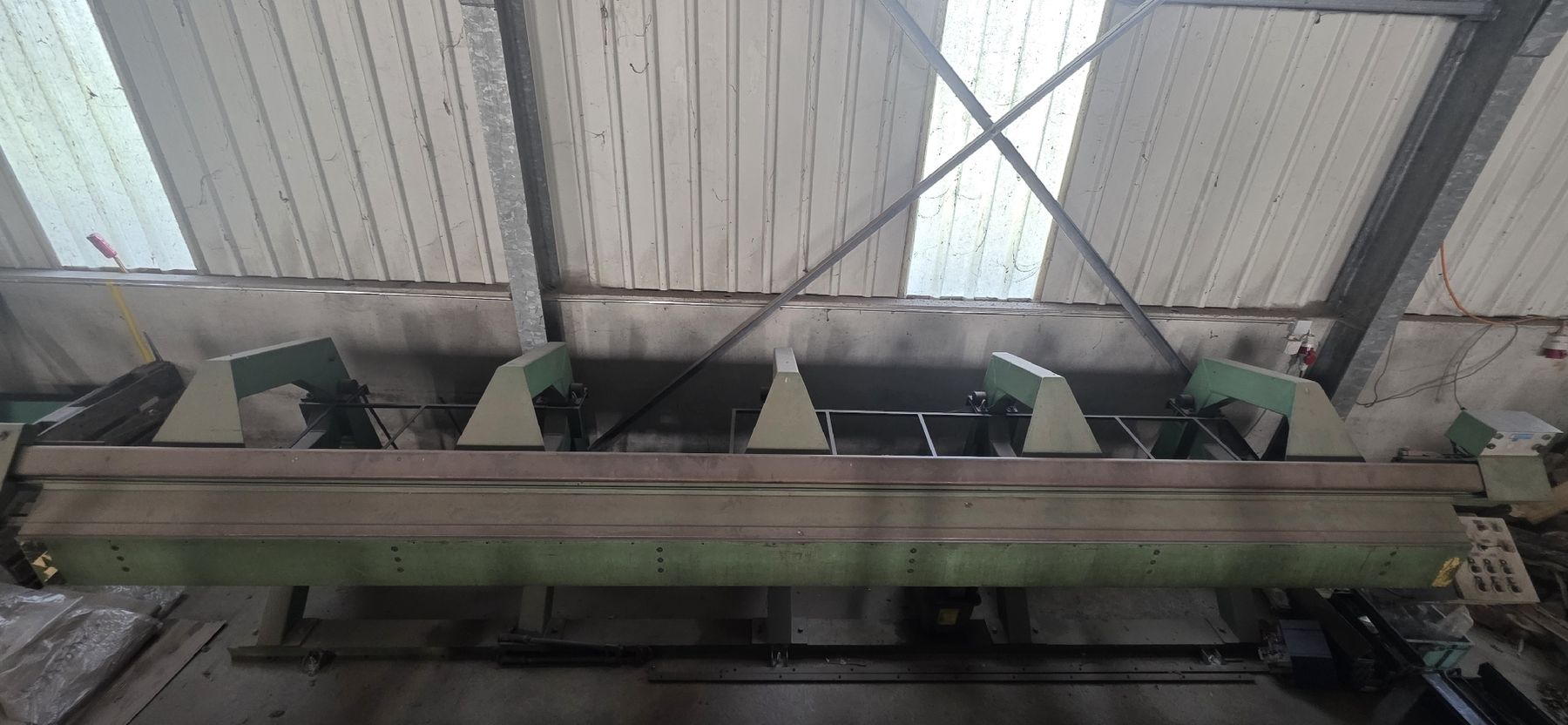 Tutte le macchine: Plieuse hydraulique/coupeuse long 6m – Usato da Yverdon-les-Bains venduto da BimBamBoom 3