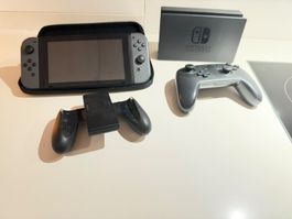 Nintendo Switch grau + Pro Controller + Dock + Tasche