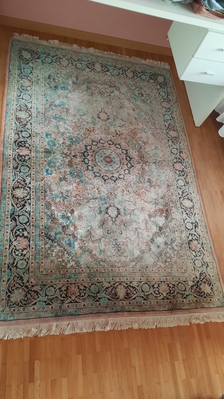 Tappeti: ORIENTTEPPICH 100% Seide – Usato da Oberlunkhofen venduto da dreihaselnuesse 1
