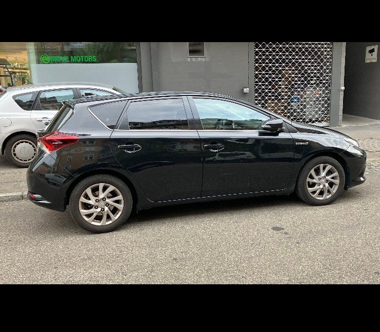Toyota Automobili: Toyota Auris Hybrid HSD – Usato da Zürich venduto da verudela 2