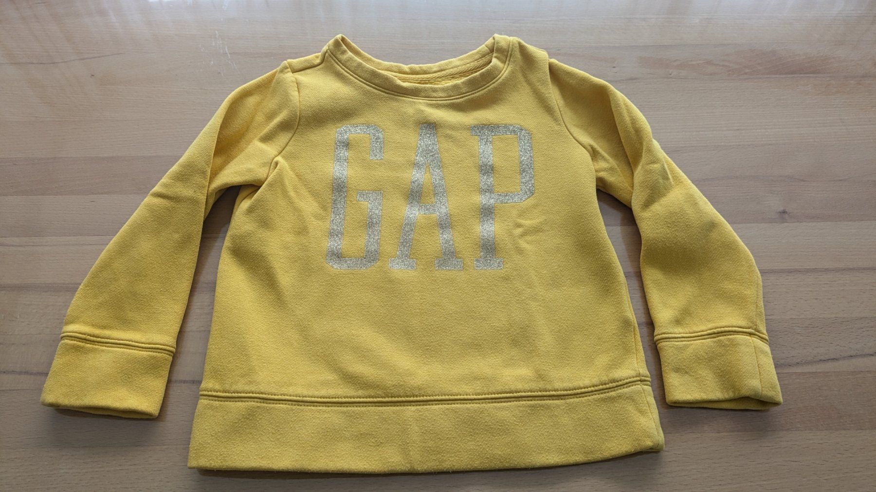 Gap Maglioni & Felpe: Schöner GAP Pullover mit Glitzerbuchstaben - 104 – Usato da Staufen venduto da Fleby84