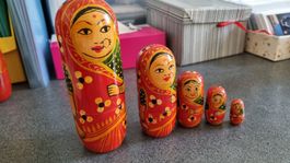 1 poupée russe de 5 pièces